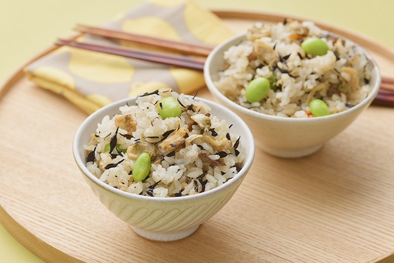 ⽸詰とお惣菜を活⽤して味付けいらず＜あさりとひじきの炊き込みごはん＞
